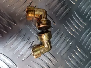 Codo latón para compresor de aire