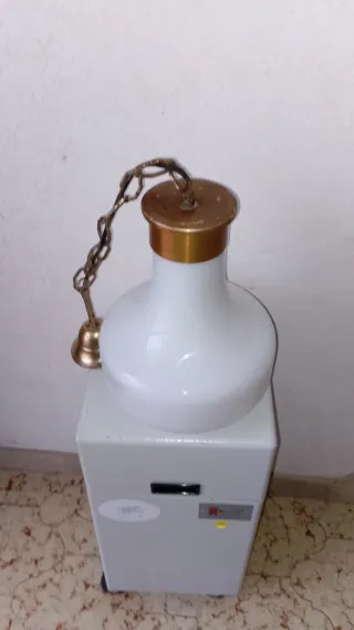 Lampadario vintage oro e bianco