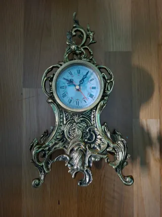 Reloj de sobremesa de bronce