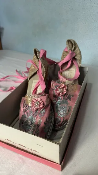 Traje de Fallera rosa y blanco