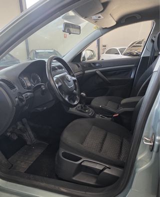 Skoda Octavia 1.6 TDI 105 cv Active Plus Año 2012