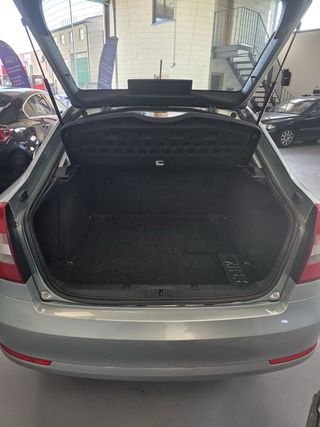 Skoda Octavia 1.6 TDI 105 cv Active Plus Año 2012