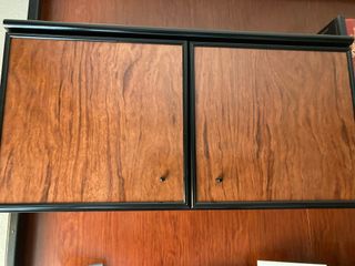 Librería salón por módulos y armarios colgados