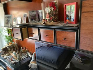 Librería salón por módulos y armarios colgados