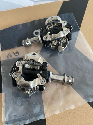 Pedales El Gallo Xco Titanio Automáticos