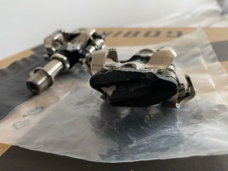 Pedales El Gallo Xco Titanio Automáticos