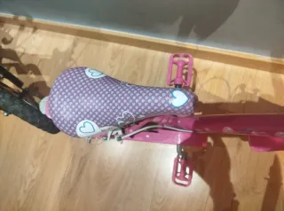 Bicicleta infantil de Barbie como nueva