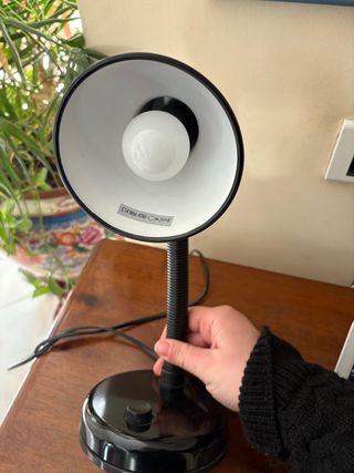 Lampada da tavolo nera lucida vintage