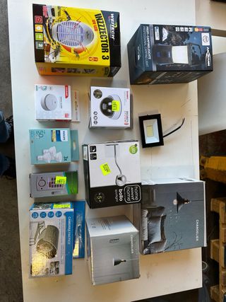 Lote: Lámparas, Cámara Seguridad, Mosquitera