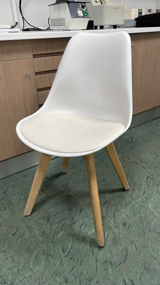 Sillas blancas y madera (4 unidades)