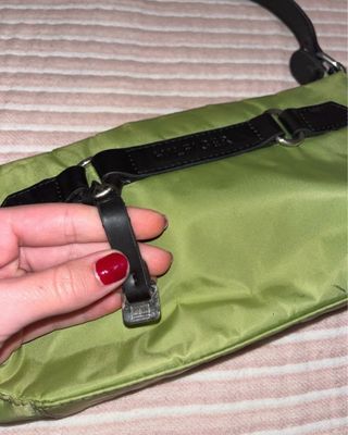 Bolso Tommy Hilfiger verde y negro