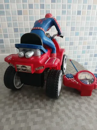 Coche teledirigido Spiderman. Solo para exposicion