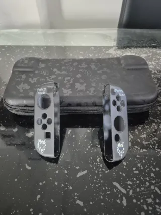 Nintendo Switch Blu e Rosso + 7 GIOCHI