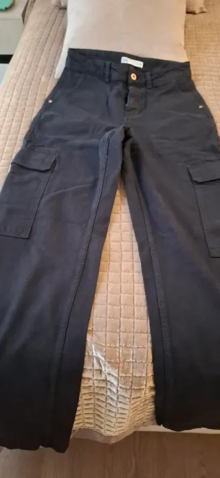 Pantalón cargo negro
