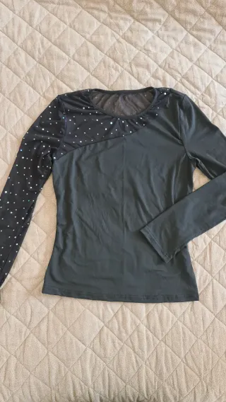 Maglietta elegante con trasparenze