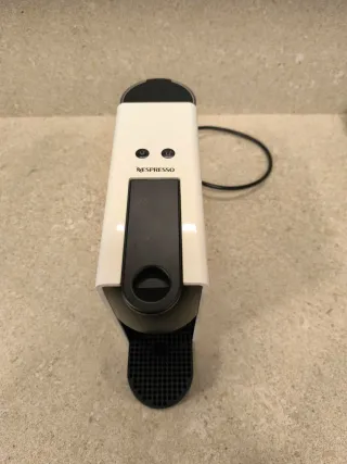 Cafetera Nespresso Essenza Mini Blanca