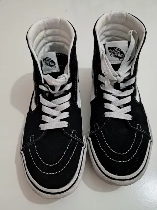 Zapatillas Vans Negras y Blancas
