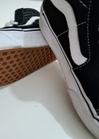 Zapatillas Vans Negras y Blancas