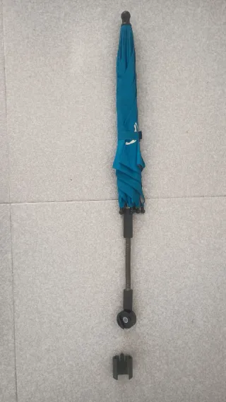 Sombrilla Bugaboo Bee azul con soporte