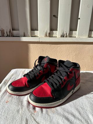 Jordan 1 Mid Talla 42.5