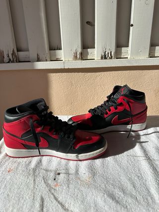 Jordan 1 Mid Talla 42.5