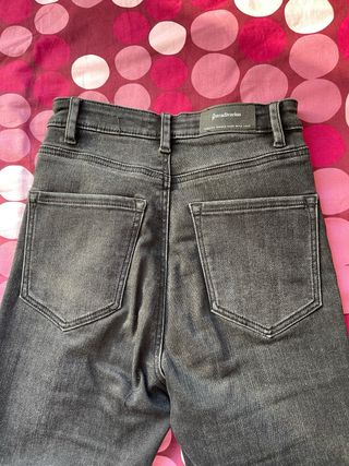 Pantalones vaqueros Stradivarius negros flare