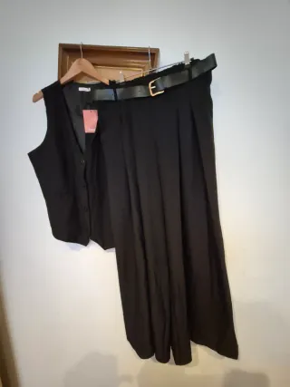Conjunto negro 3 piezas talla 44/48 17 euros