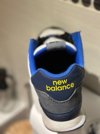 Zapatillas New Balance Azul y Rojo Talla 38,5 cms