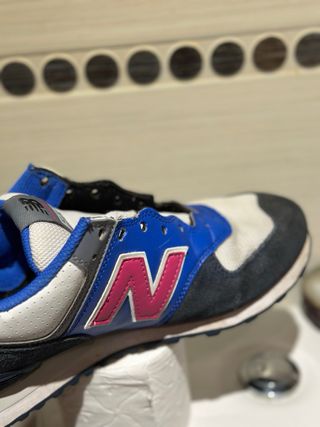 Zapatillas New Balance Azul y Rojo Talla 38,5 cms