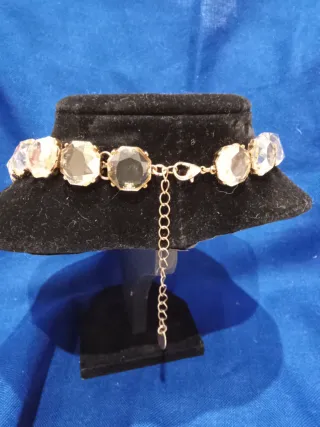 Collar de cristal dorado