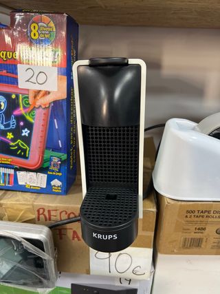 Cafetera Krups Nespresso Essenza Blanca