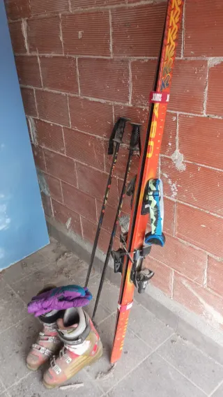 Equipo de esquí Salomon talla 44 de botas