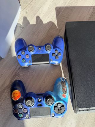 PS5 Digital + 2 Mandos + PS4 Slim+ 2 Mandos+juegos