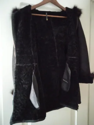 Abrigo Mutón y Piel vuelta Negro
