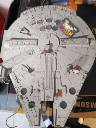 Hot Wheels Star Wars Tie Fighter e Millennium Falc