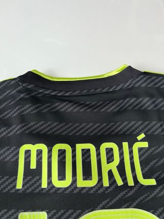 Camiseta original Real Madrid 2022 2023 Modric 10