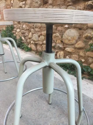 Taburetes vintage metal y madera