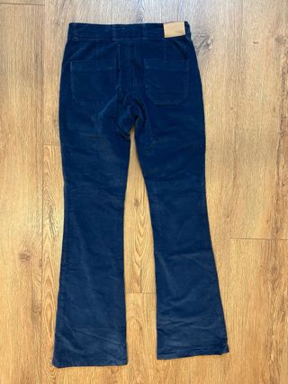 Pantalón Hoss Intropia azul acampanado