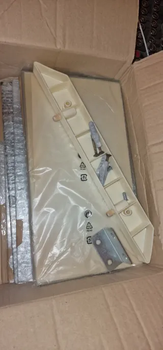 Vetrina pensile Ikea Bertby