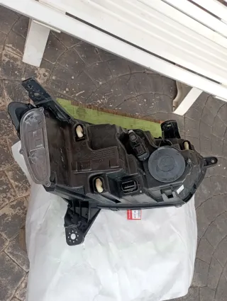 Faros Dacia Sandero III