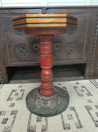 Mesa auxiliar vintage. Muy decorativa