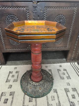 Mesa auxiliar vintage. Muy decorativa