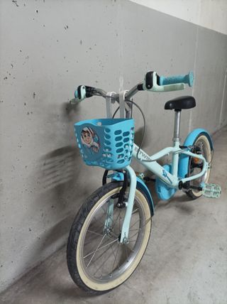 Bicicleta infantil 16 azul con cesta