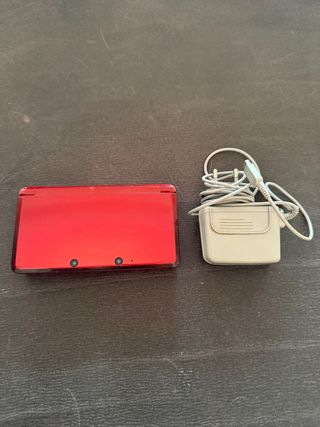 Nintendo 3DS Roja + Cargador