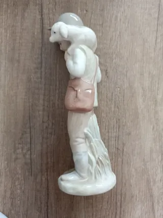 Figura porcelana pastor con oveja
