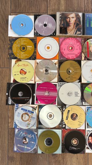 Lote 36 CDs Originales con Libretos-Regalo Estuche