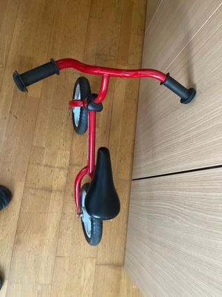 Bicicleta de equilibrio roja Chicco