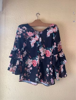 Blusa floral con volantes S