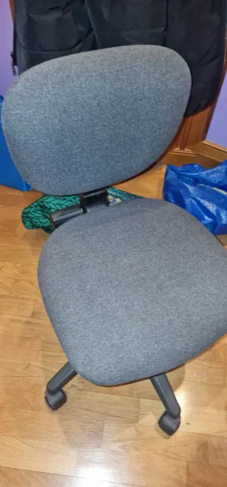 Sedia da ufficio girevole con ruote