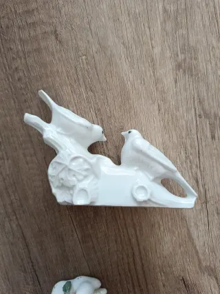 Figura de porcelana pájaros y uvas